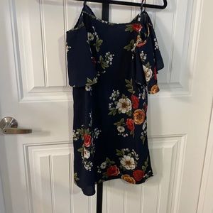 🤯MOVING SALE🤯 cold shoulder floral dress